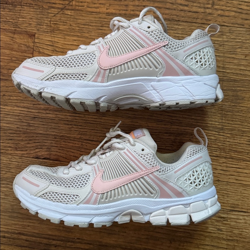 Nike vomero 5